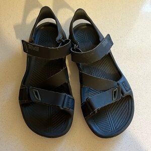 Teva Barracuda Water Sandals Black Adjustable Size 3 EUC